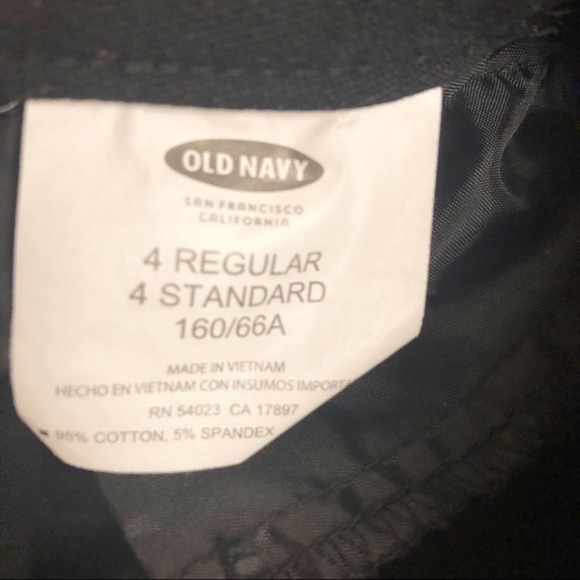 Old Navy Pixie Black and White Dot Cropped Pants 4 - Picture 6 of 8